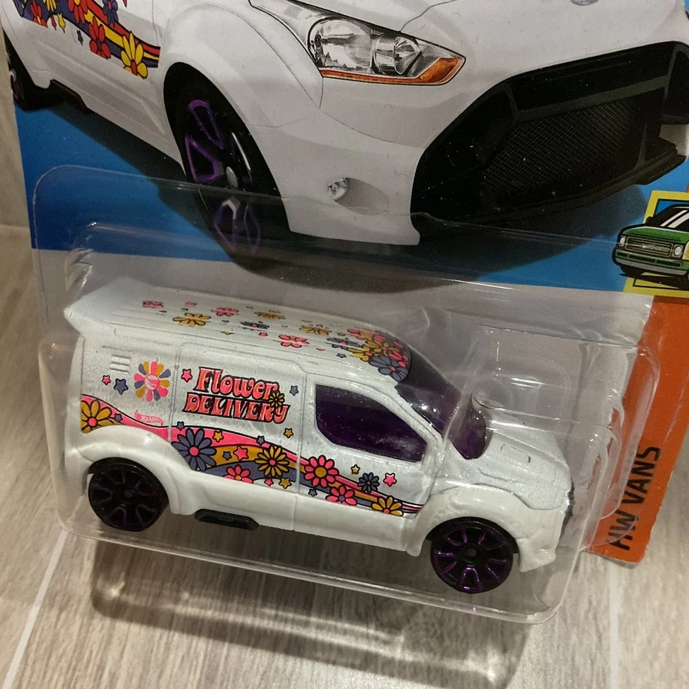 Hot Wheels Ford Transit Connect White Flower Delivery HW Vans 216/250 2022 HTF26
